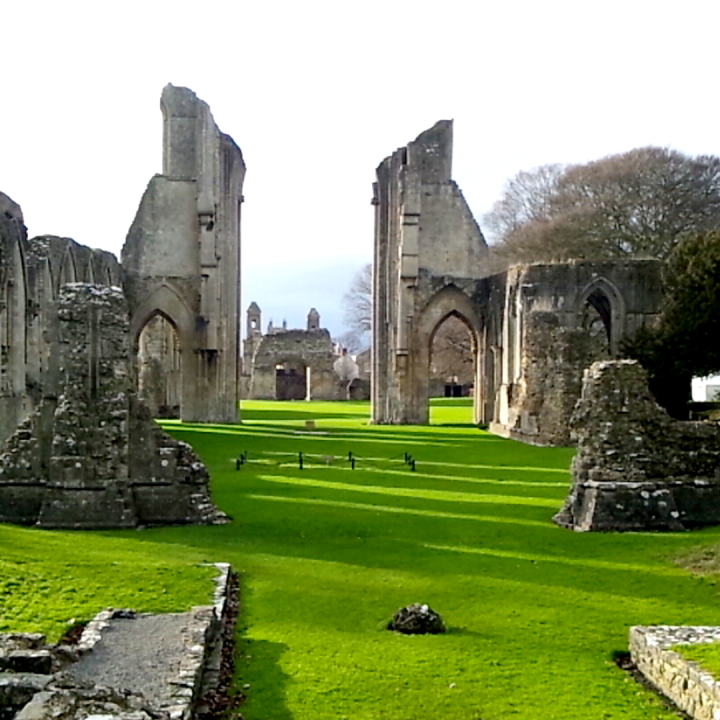 Abbaye Glastonbury Avalon Voyage initiatique Angleterre La Voix des Etoiles