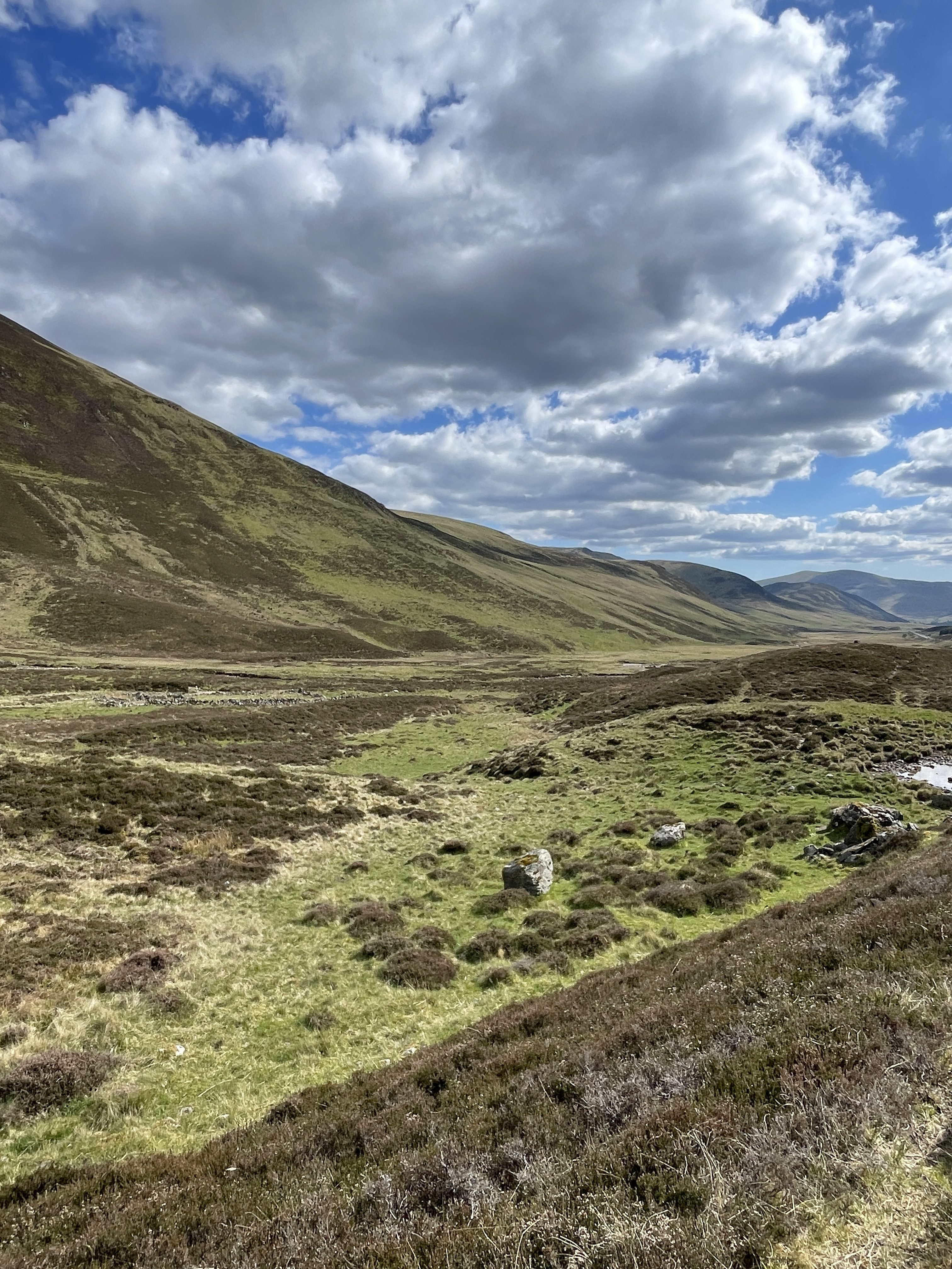Paysage des Highlands en Écosse — Cairngorms Mountains - voyage initiatique Ecosse Libre & Sauvage 2026
